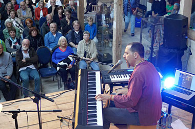 Sonderkonzert Alon & Joca, Skulpturengarten Damnatz / Foto: Gabriele Benedix