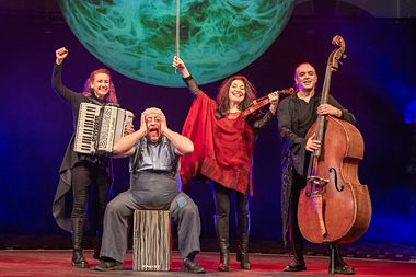 Nastja Schkinder, Adam Tomaschewski, Jana Mishenina, Sergej Sweschinski