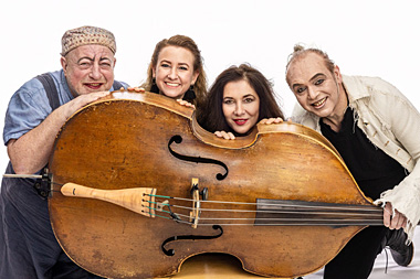 Adam Tomaschewski, Nastja Schkinder, Jana Mishenina, Sergej Sweschinski